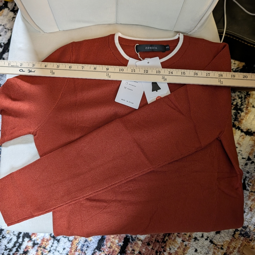 Women's Rust Sweater - Picture 4 of 5